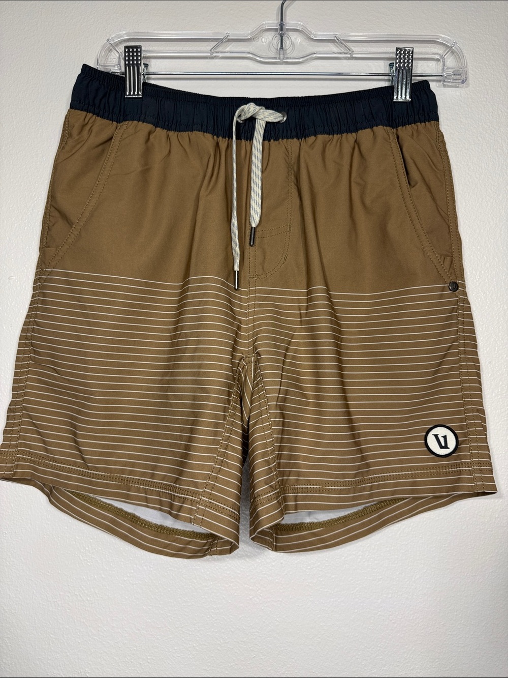 Vuori Men's Kore Shorts 5” inseam. Size 28